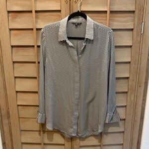 Banana Republic Black & White Striped 93% silk 7% spandex Blouse